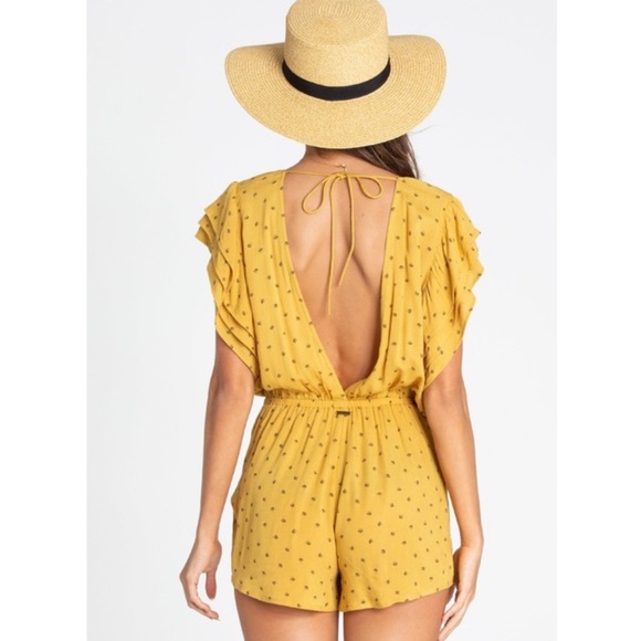 🔥🔥BILLABONG - RUFFLE SLEEVE ROMPER🔥🔥 - Picture 3 of 8